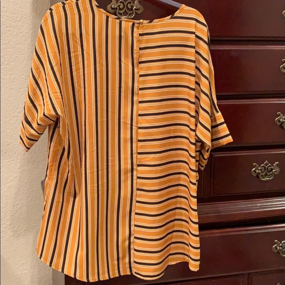 Blouse - Picture 3 of 4